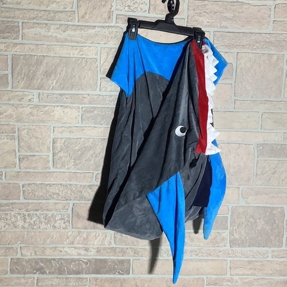 Wonderful Sources - Plush Blanket sleep bag - eaten by shark lol - Picture 6 of 6